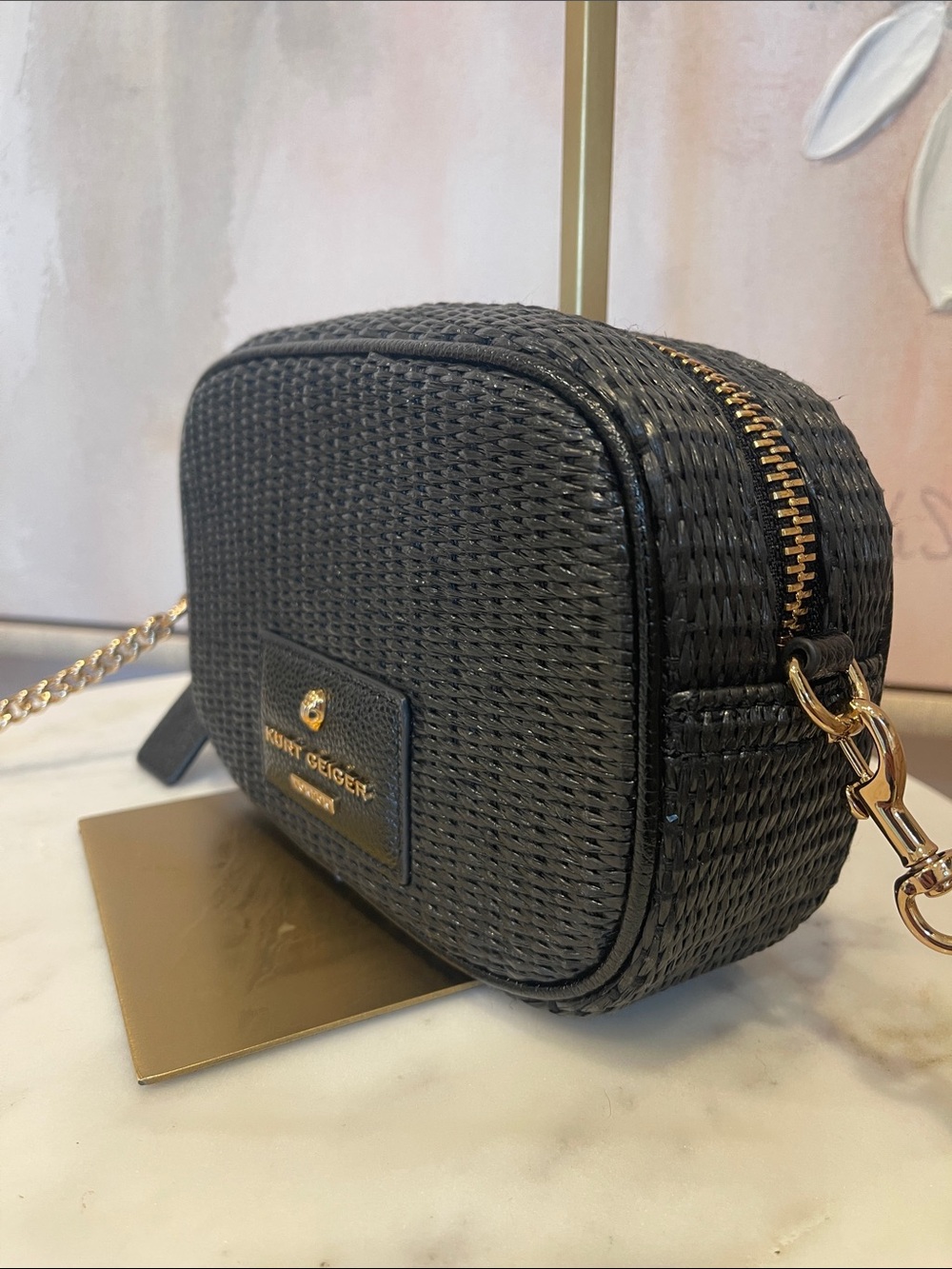 NWOT Kurt Geiger Black Woven Crossbody Camera Bag with Gold Hardware - Picture 2 of 8